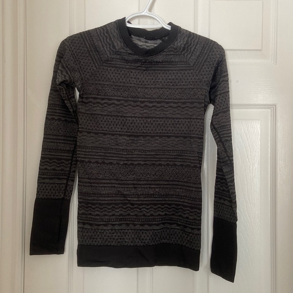 Size 2 lululemon restless pullover - Picture 1 of 2